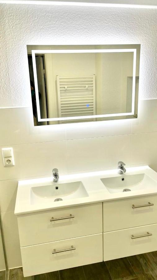 Geraeumiges City-Apartment Mit 2 Badezimmer Und Parkplaetzen D46-Og Oldenburg Exteriér fotografie